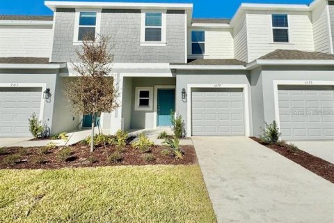 Adosado en Kissimmee, Florida 3 dormitorios, 130.71 m2 № 2347775