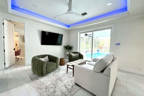 House in Wellington, Florida 7 bedrooms, 416.39 sq.m. № 945430 - photo 1