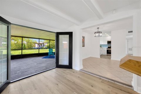 Купить виллу или дом в Гибсонтон, Флорида 8 комнат, 136.66м2, № 1845393 - фото 15