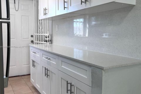 Appartement à louer à Miami, Floride: 2 chambres, 67.35 m2 № 1957144 - photo 6