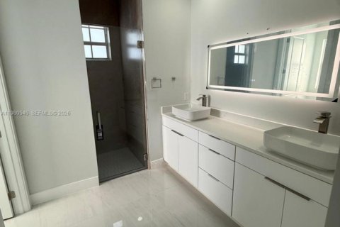 Купить виллу или дом в Лихай-Эйкерс, Флорида 3 спальни, 162.11м2, № 2046418 - фото 7