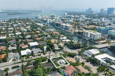 Land in Bay Harbor Islands, Florida № 1890348 - photo 14