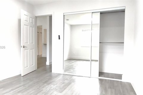 Condo in Miami, Florida, 3 bedrooms  № 2392505 - photo 8