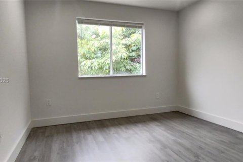 Condo in Miami, Florida, 3 bedrooms  № 2392505 - photo 11