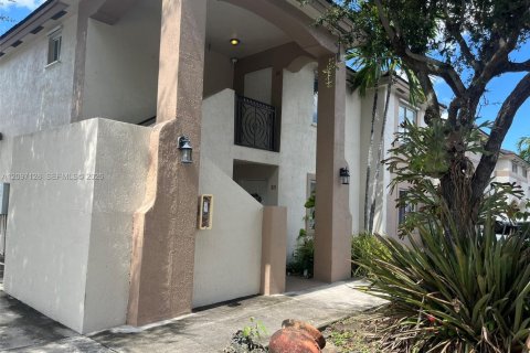 Condo in Miami, Florida, 3 bedrooms № 2392505