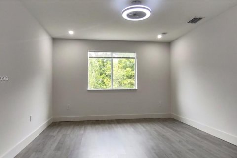 Condo in Miami, Florida, 3 bedrooms  № 2392505 - photo 13