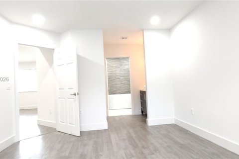 Condo in Miami, Florida, 3 bedrooms  № 2392505 - photo 14