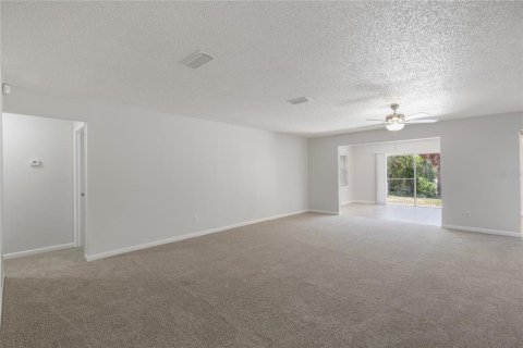 House in Spring Hill, Florida 3 bedrooms, 149.85 sq.m. № 1831644 - photo 12
