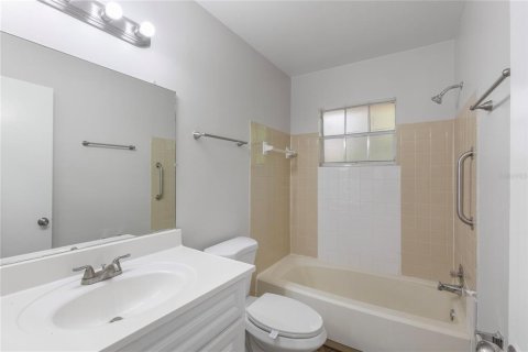 House in Spring Hill, Florida 3 bedrooms, 149.85 sq.m. № 1831644 - photo 26