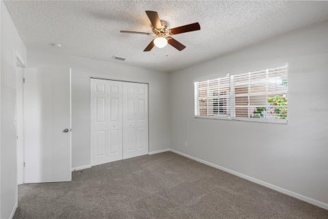 House in Spring Hill, Florida 3 bedrooms, 149.85 sq.m. № 1831644 - photo 14