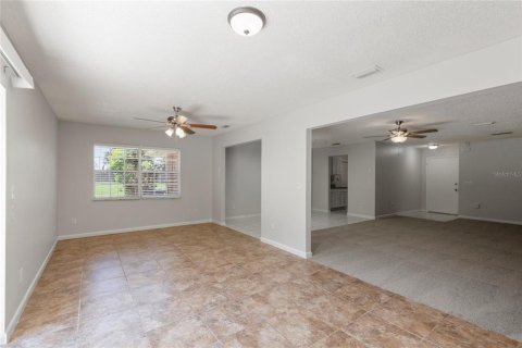 House in Spring Hill, Florida 3 bedrooms, 149.85 sq.m. № 1831644 - photo 8