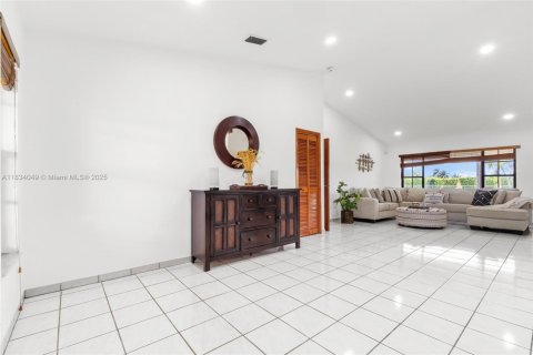 House in Homestead, Florida 3 bedrooms, 197.51 sq.m. № 1819834 - photo 12