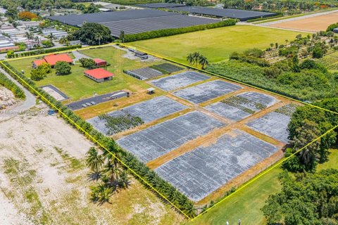 House in Homestead, Florida 3 bedrooms, 197.51 sq.m. № 1819834 - photo 30