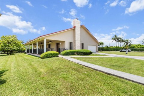 House in Homestead, Florida 3 bedrooms, 197.51 sq.m. № 1819834 - photo 1