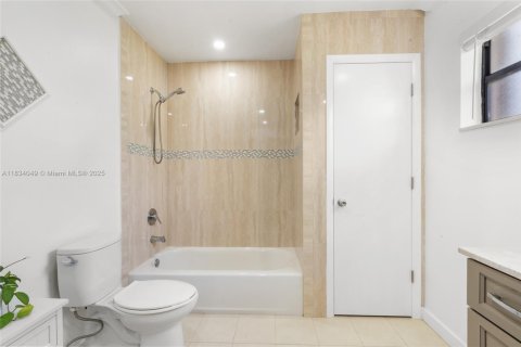 House in Homestead, Florida 3 bedrooms, 197.51 sq.m. № 1819834 - photo 25
