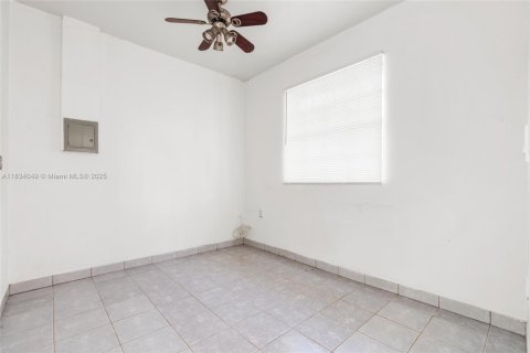 House in Homestead, Florida 3 bedrooms, 197.51 sq.m. № 1819834 - photo 20
