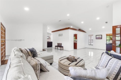 House in Homestead, Florida 3 bedrooms, 197.51 sq.m. № 1819834 - photo 11