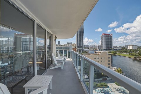 Immobilier commercial à Hollywood, Floride 1 chambre, 144.28 m2 № 2407326