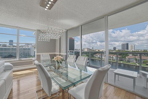 Immobilier commercial à louer à Hollywood, Floride: 1 chambre, 144.28 m2 № 2407326 - photo 11