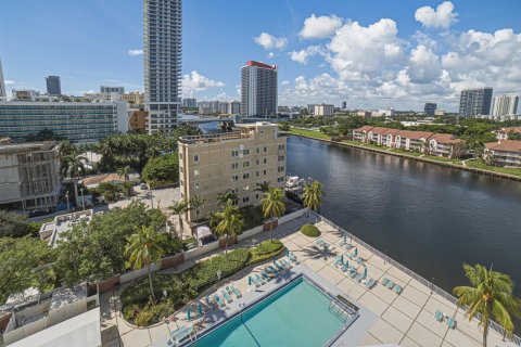 Immobilier commercial à louer à Hollywood, Floride: 1 chambre, 144.28 m2 № 2407326 - photo 5