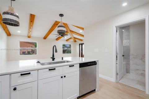 Villa ou maison à vendre à Fort Myers, Floride: 3 chambres, 108.97 m2 № 1731602 - photo 1