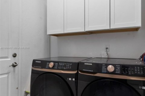 House in Homestead, Florida 4 bedrooms, 174.38 sq.m. № 2010798 - photo 22