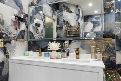 House in Homestead, Florida 4 bedrooms, 174.38 sq.m. № 2010798 - photo 20