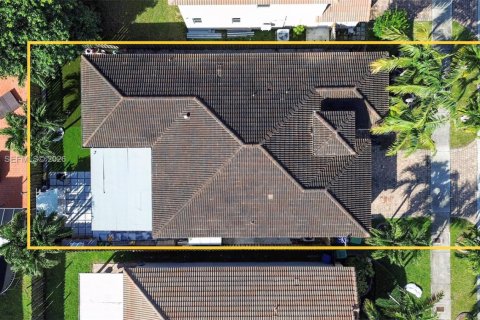 House in Homestead, Florida 4 bedrooms, 174.38 sq.m. № 2010798 - photo 29