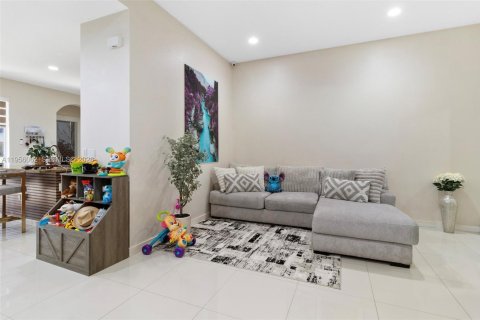 House in Homestead, Florida 4 bedrooms, 174.38 sq.m. № 2010798 - photo 8