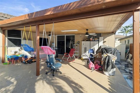 House in Homestead, Florida 4 bedrooms, 174.38 sq.m. № 2010798 - photo 26