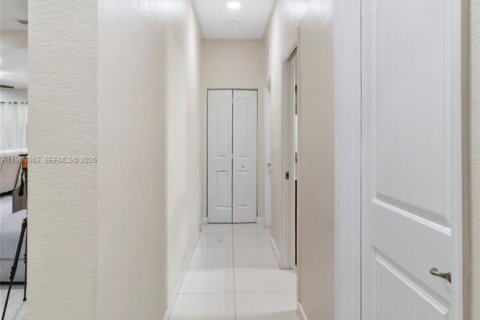 House in Homestead, Florida 4 bedrooms, 174.38 sq.m. № 2010798 - photo 7