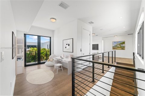 Villa ou maison à louer à Weston, Floride: 5 chambres, 491.73 m2 № 2002076 - photo 18