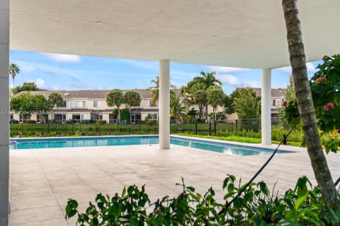Villa ou maison à louer à Weston, Floride: 5 chambres, 491.73 m2 № 2002076 - photo 12