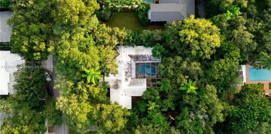 Land in Miami, Florida № 1862146