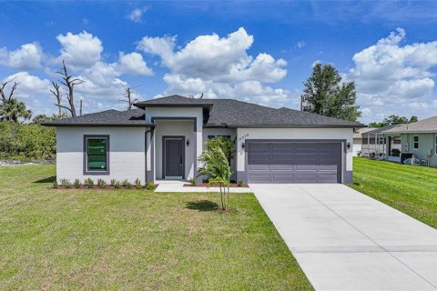 House in Port Charlotte, Florida 4 bedrooms, 151.8 sq.m. № 2157173 - photo 2