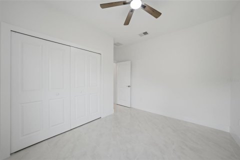 House in Port Charlotte, Florida 4 bedrooms, 151.8 sq.m. № 2157173 - photo 23