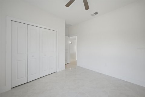 House in Port Charlotte, Florida 4 bedrooms, 151.8 sq.m. № 2157173 - photo 27