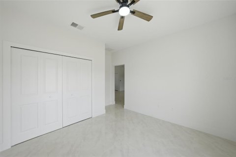 House in Port Charlotte, Florida 4 bedrooms, 151.8 sq.m. № 2157173 - photo 20