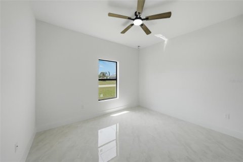 House in Port Charlotte, Florida 4 bedrooms, 151.8 sq.m. № 2157173 - photo 28