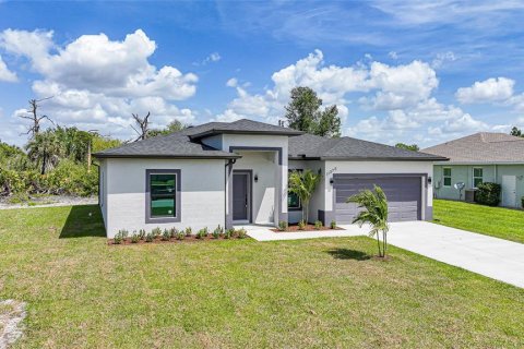 House in Port Charlotte, Florida 4 bedrooms, 151.8 sq.m. № 2157173 - photo 4