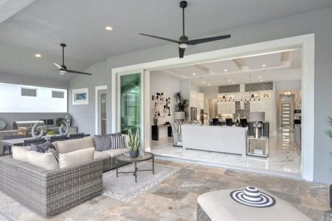 House in Ormond Beach, Florida 3 bedrooms, 247.58 sq.m. № 2151693 - photo 20
