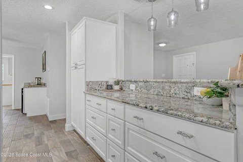 Casa en venta en Titusville, Florida, 4 dormitorios, 189.8 m2 № 2381095 - foto 9