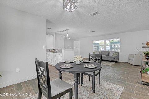 Casa en venta en Titusville, Florida, 4 dormitorios, 189.8 m2 № 2381095 - foto 8