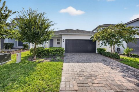 House in Clermont, Florida 4 bedrooms, 152.73 sq.m. № 2277339