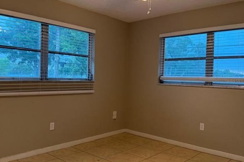 Copropriété à louer à Saint Petersburg, Floride: 2 chambres, 82.68 m2 № 2149310 - photo 5