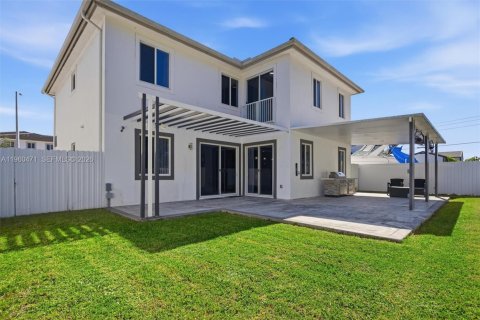 Villa ou maison à vendre à Miami, Floride: 5 chambres, 255.11 m2 № 2027617 - photo 4