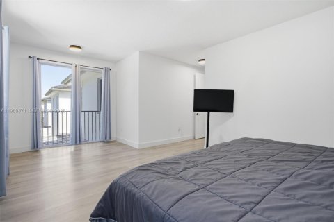 Villa ou maison à vendre à Miami, Floride: 5 chambres, 255.11 m2 № 2027617 - photo 15