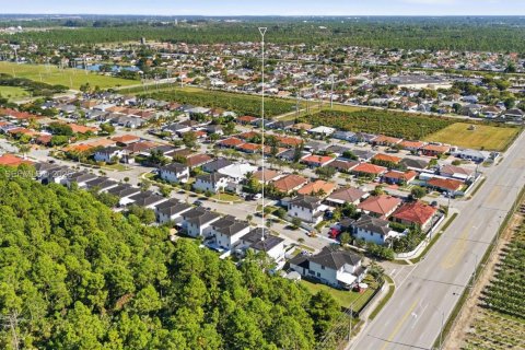 Villa ou maison à vendre à Miami, Floride: 5 chambres, 255.11 m2 № 2027617 - photo 24