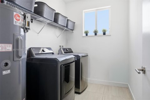 Villa ou maison à vendre à Miami, Floride: 5 chambres, 255.11 m2 № 2027617 - photo 21