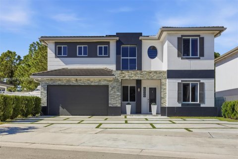 Villa ou maison à Miami, Floride 5 chambres, 255.11 m2 № 2027617